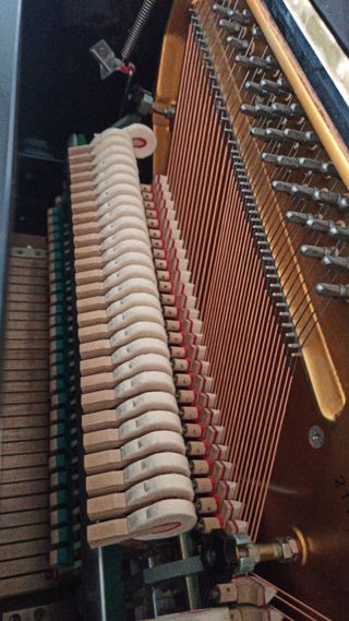 afino pianos,(afinador)