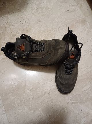 Botas-zapatos de montaña