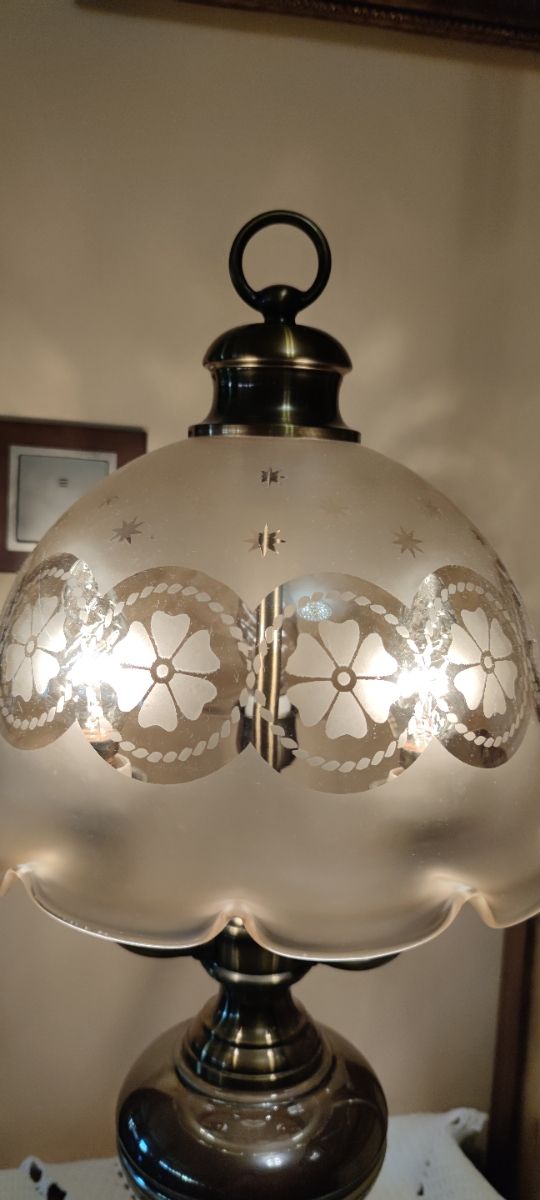 Lampara de sobremesa.