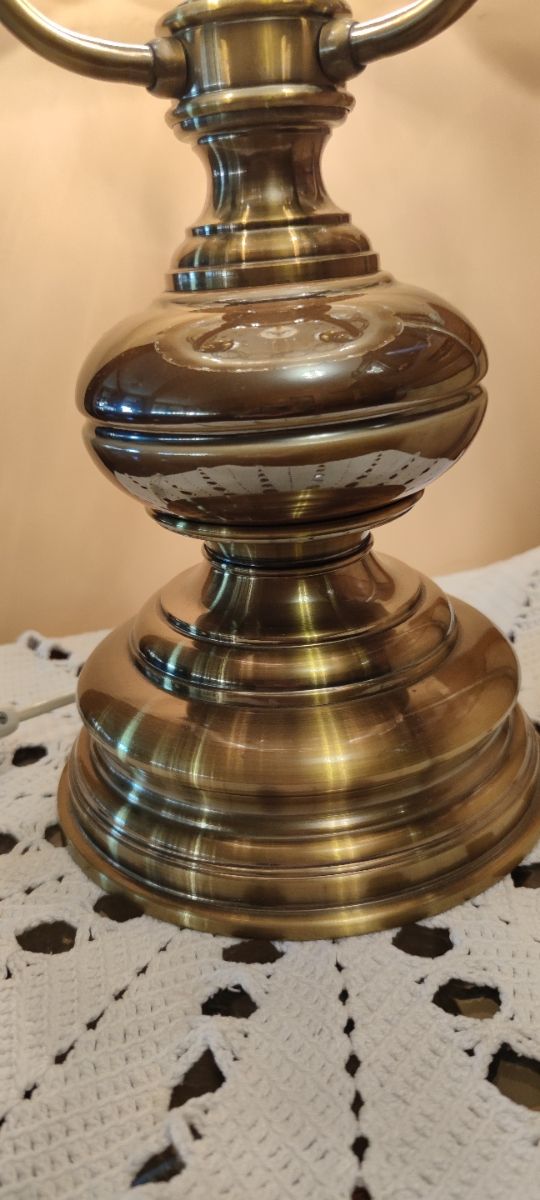 Lampara de sobremesa.