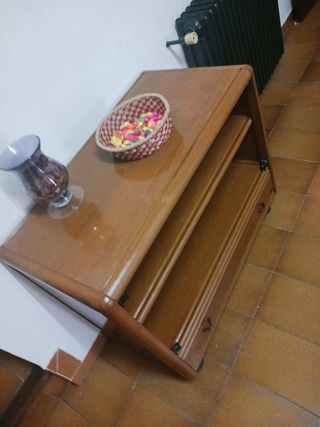Mueble TV con ruedas