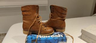 Botines marrones con cordones