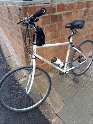 Bicicleta de montaña preparada a híbrida