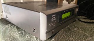 Amplificador DENON con gran sonido y dureza.