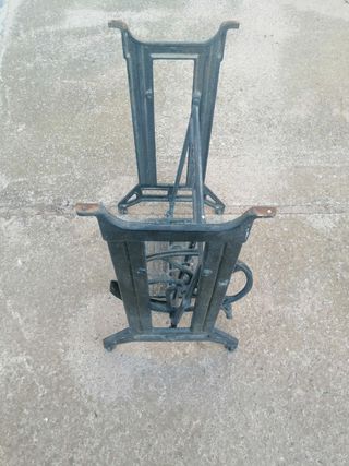 Pie de maquina de coser