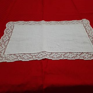 Centrotavola in lino grezzo fatto a mano