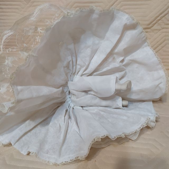 Bambola porcellana Capodimonte bianca