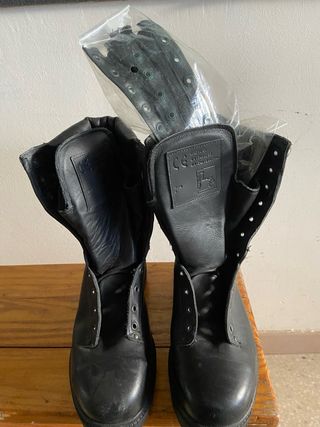 Stivali andibi in pelle mai usati