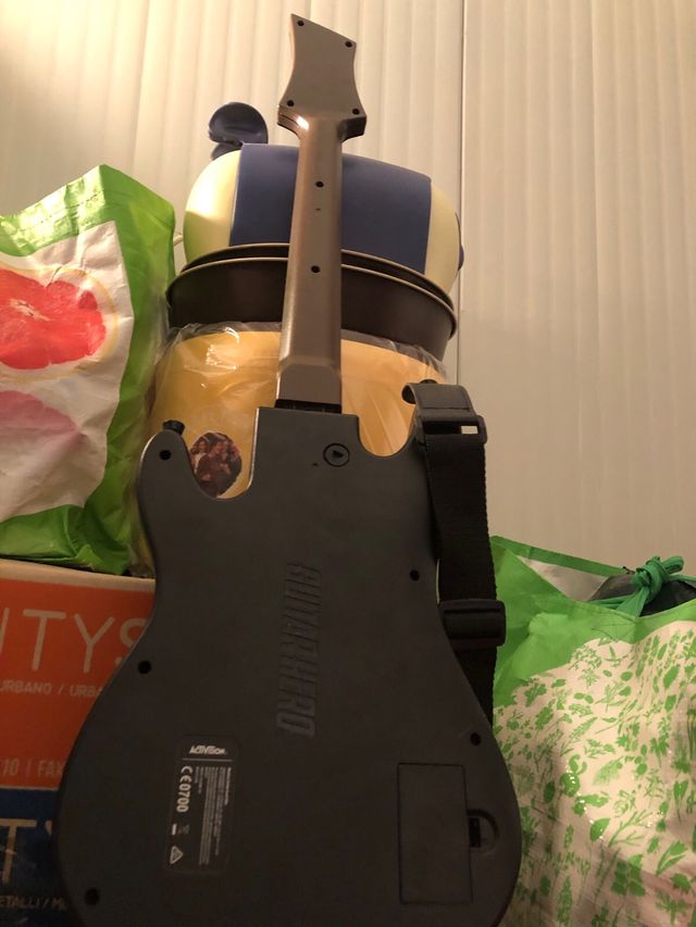 ps4 gioco + chitarra Guitar hero☠️😈