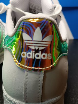 Adidas Superstar a estrenar.