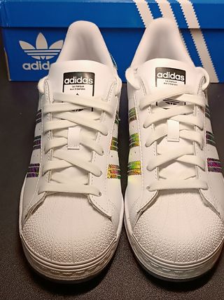 Adidas Superstar a estrenar.