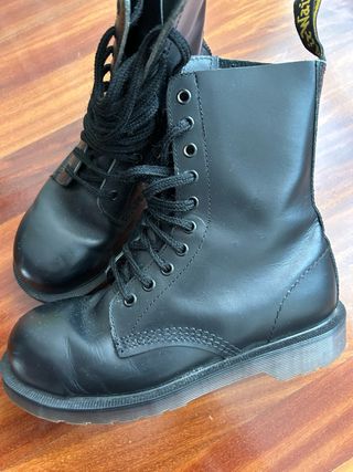Botas Negras Dr.Martens. Piel 