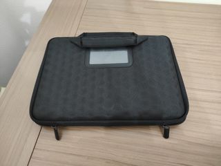Funda portátil 11" Belkin
