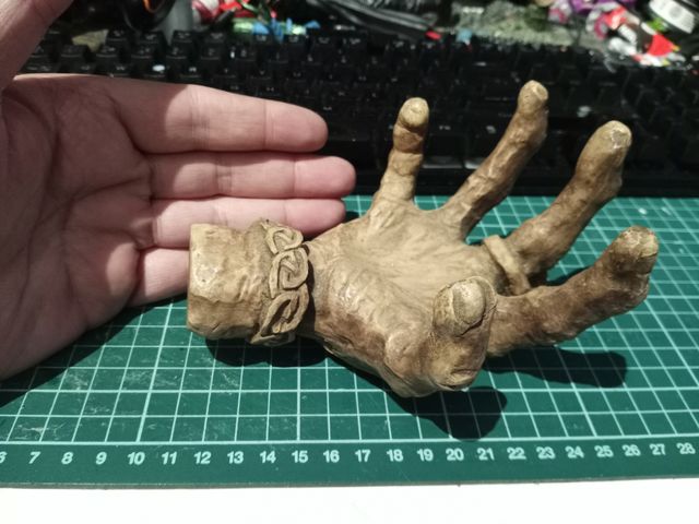 Mano cadáver alchemix