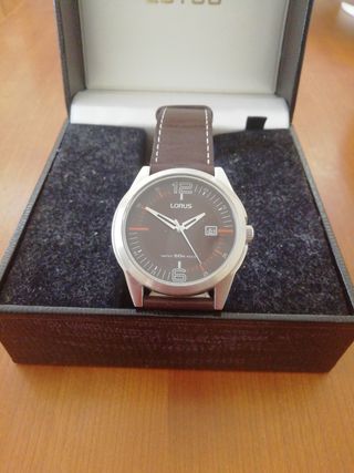 Reloj Lorus correa de cuero