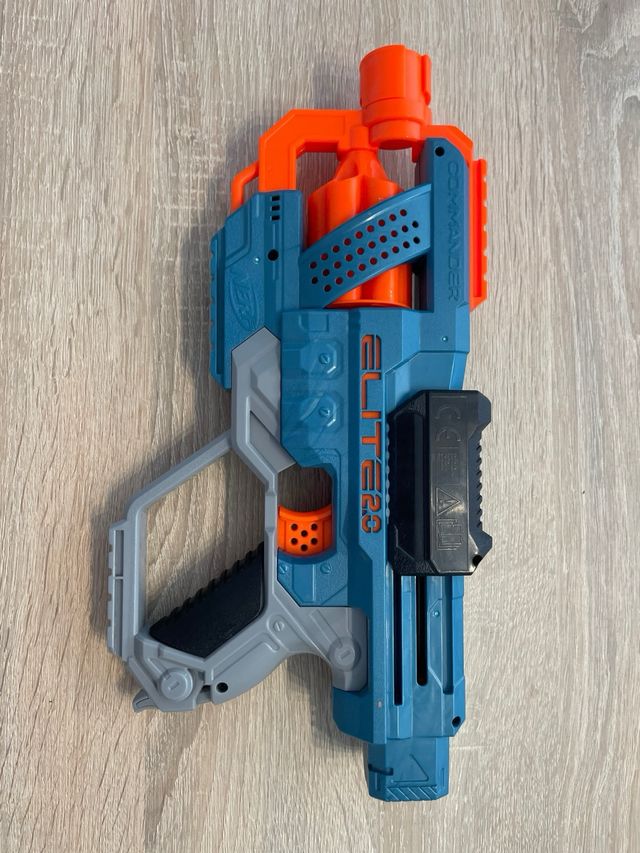 Lanzador elite 2.0 de Nerf