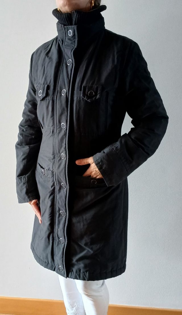 abrigo negro de Fornarina