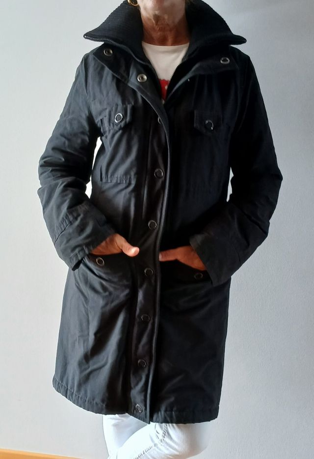 abrigo negro de Fornarina