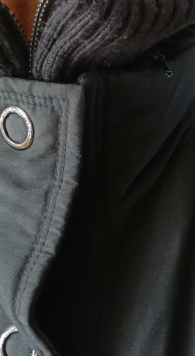 abrigo negro de Fornarina