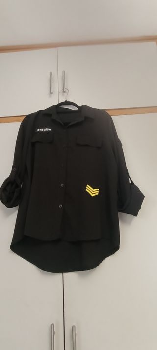 Camisa negra
