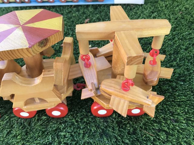 Tren de madera 50x14 cm.