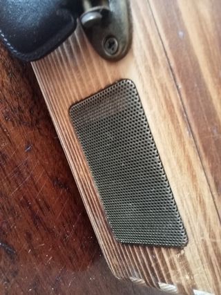 Tocadiscos en madera natural