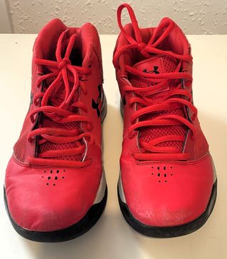 ZAPATILLAS BALONCESTO UNDER ARMOUR NIÑO TALLA 38,5