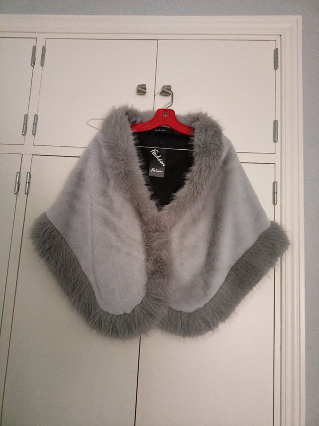 Chal, echarpe, capa gris claro 