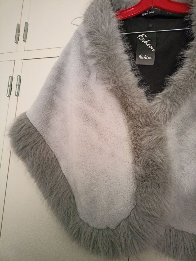 Chal, echarpe, capa gris claro 