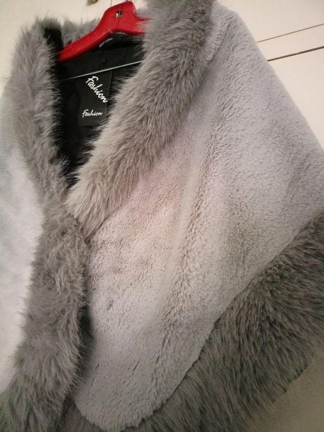 Chal, echarpe, capa gris claro 