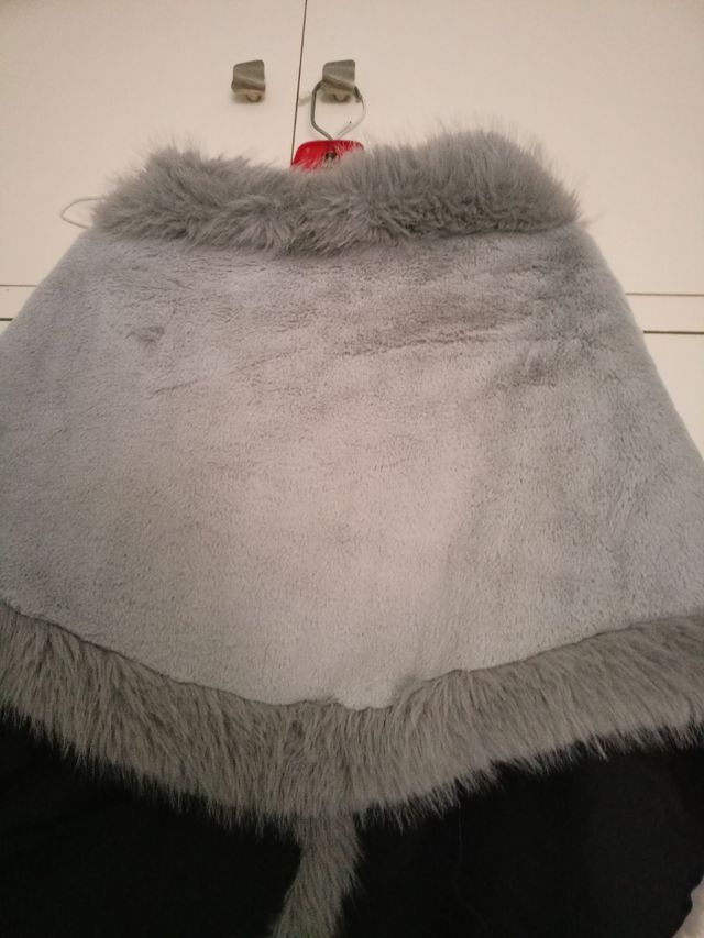 Chal, echarpe, capa gris claro 