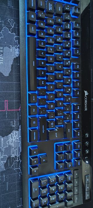 Teclado Gaming CORSAIR K55 PRO