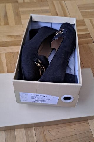 Zapatos negros antelina. 40