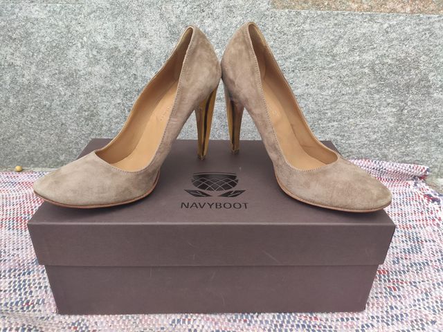 Scarpe Décolleté con tacco. Vero cuoio. Made Italy