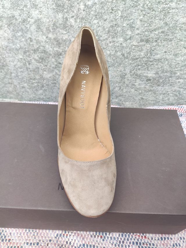 Scarpe Décolleté con tacco. Vero cuoio. Made Italy
