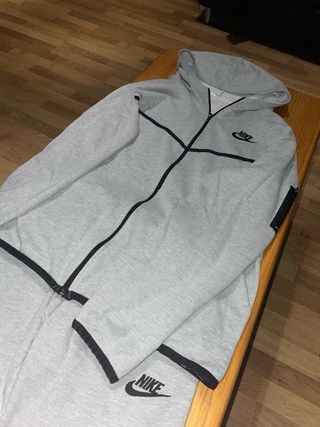 Sudadera Nike Gris