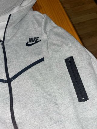 Sudadera Nike Gris