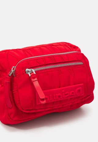 Bolso bandolera rojo desigual 