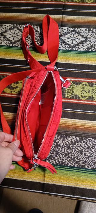 Bolso bandolera rojo desigual 