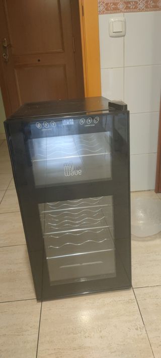 Vinoteca 18 botellas .