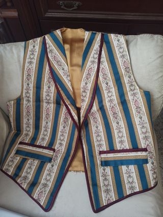 Traje regional de saragüel