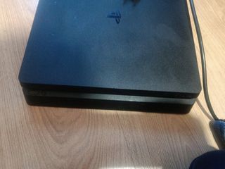 PS4 slim 1TB