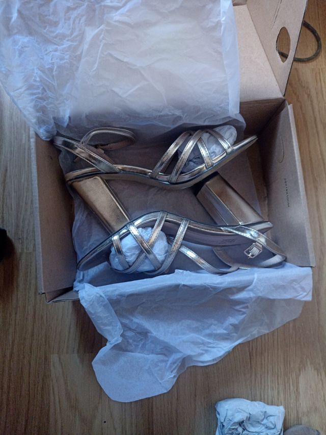 Sandalias doradas Corte ingles