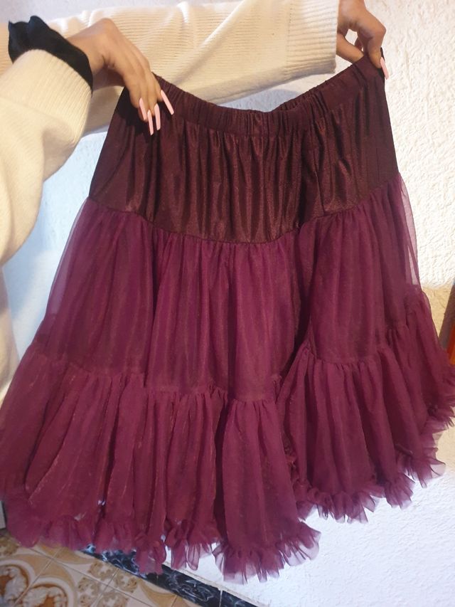 Falda morada vuelo de tul sin estrenar