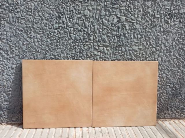 Porcelanico Antideslizante Onda Ocre 33.3x33.3