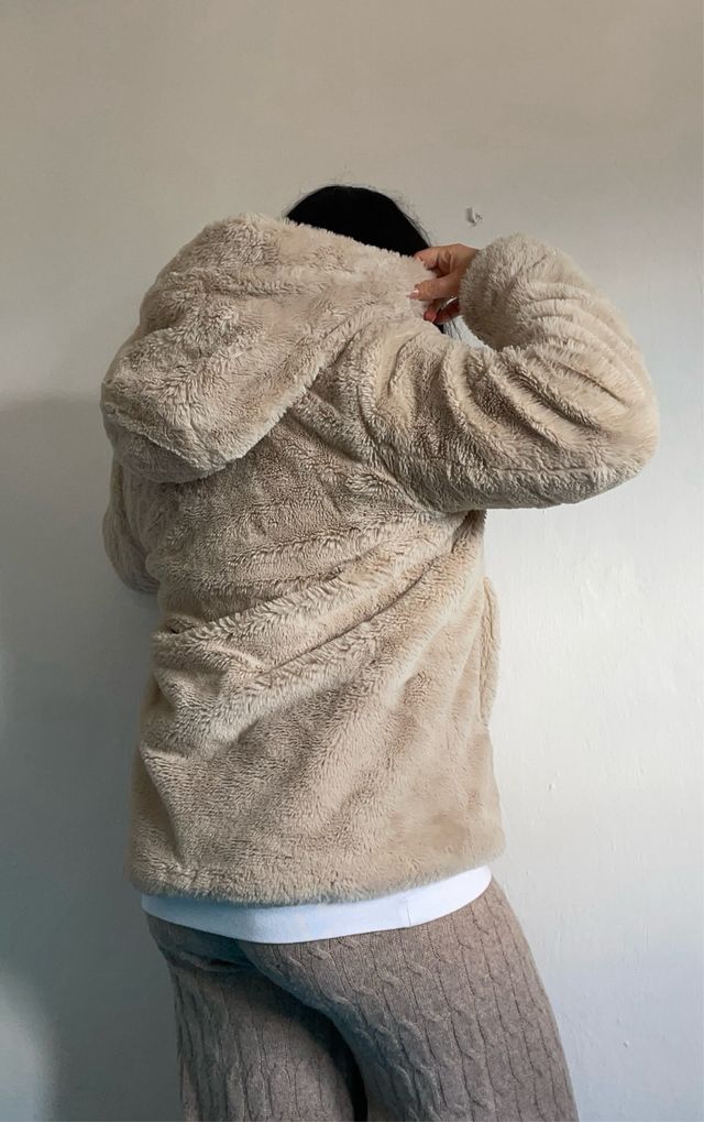 Chaqueton de pelo sintético beige