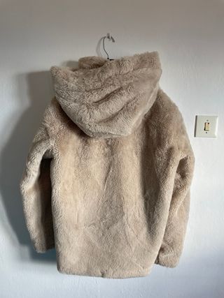 Chaqueton de pelo sintético beige