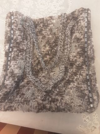 Tote bag lana de alpaca. Asas con cadena plateada.