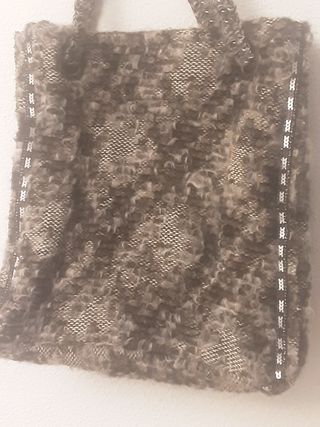 Tote bag lana de alpaca. Asas con cadena plateada.