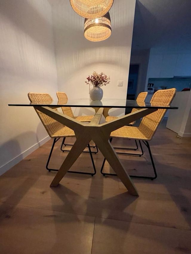 mesa de comedor de cristal.